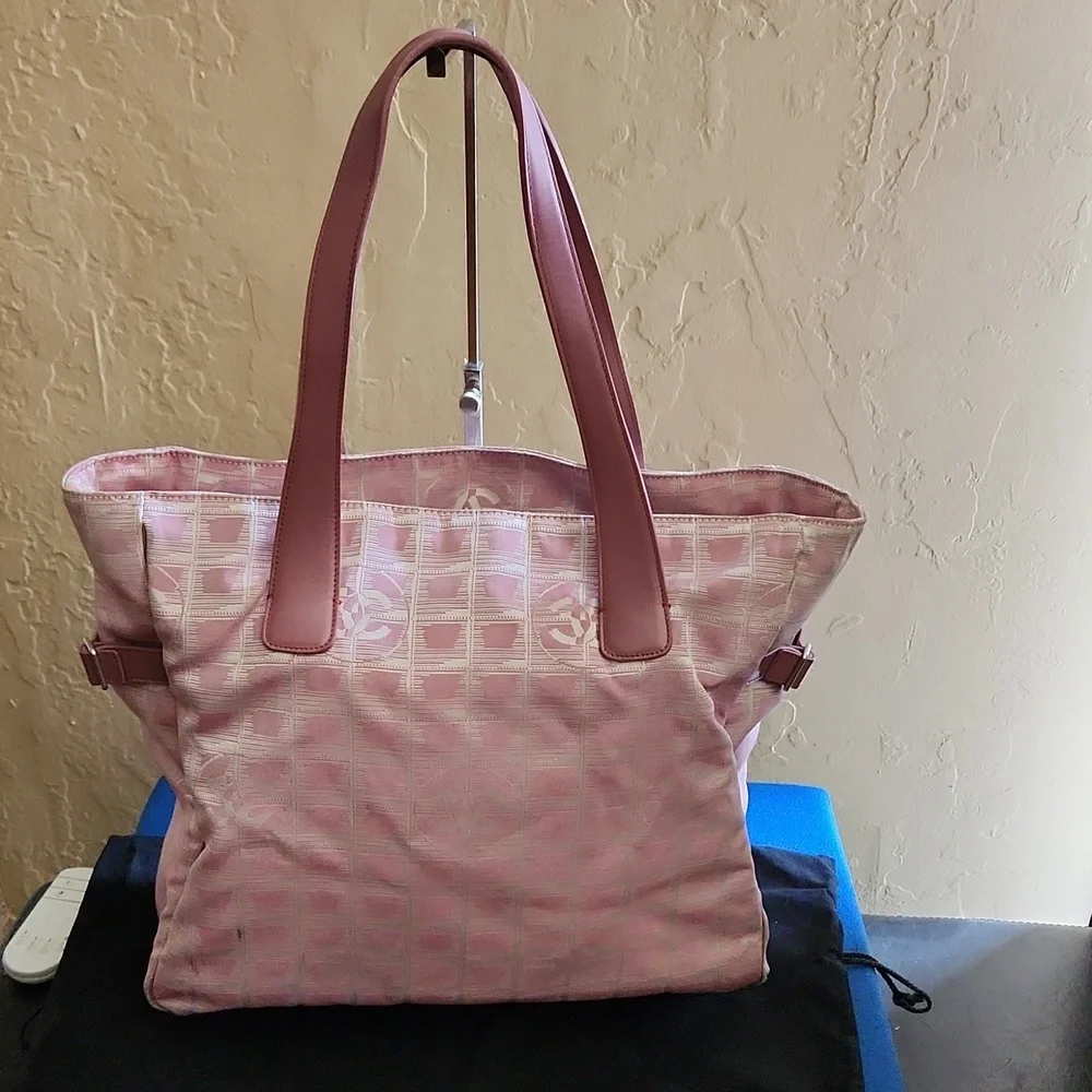 Chanel Tote Bag - Picture 3 of 17